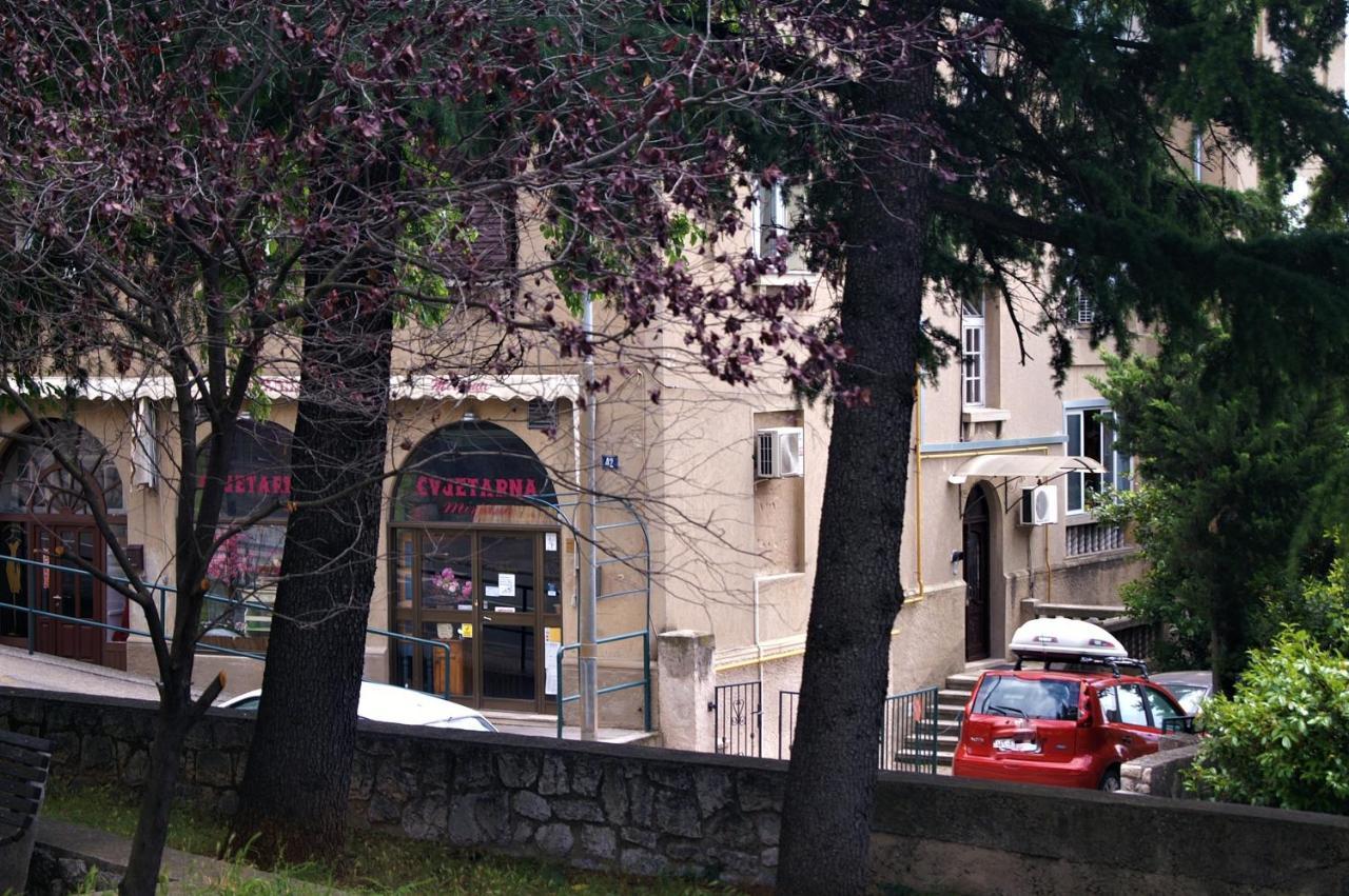 Sea Flower Apartment Rijeka Eksteriør billede