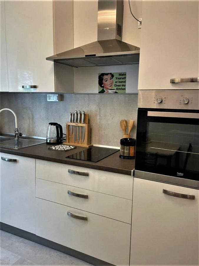 Sea Flower Apartment Rijeka Eksteriør billede