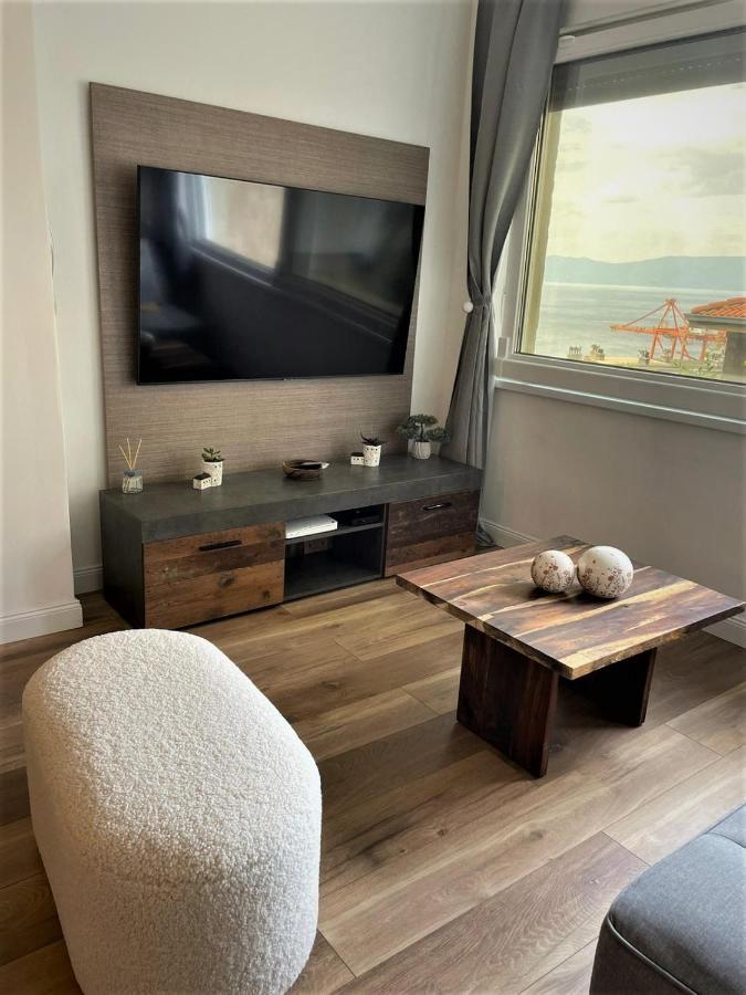 Sea Flower Apartment Rijeka Eksteriør billede